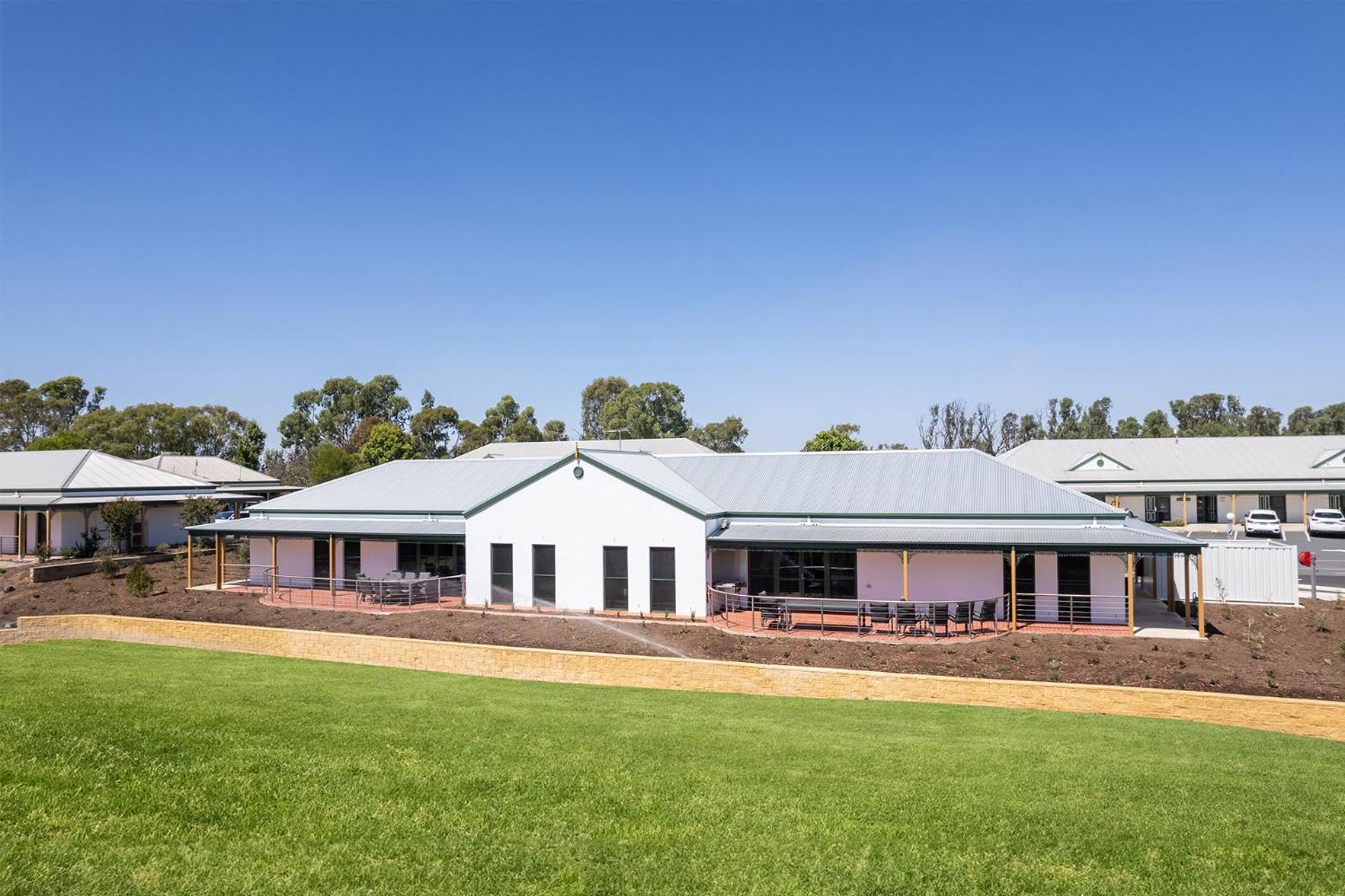 亚勒旺加穆瓦尔瓦高尔夫俱乐部酒店 外观 照片 The new hospital at Wagga Wagga