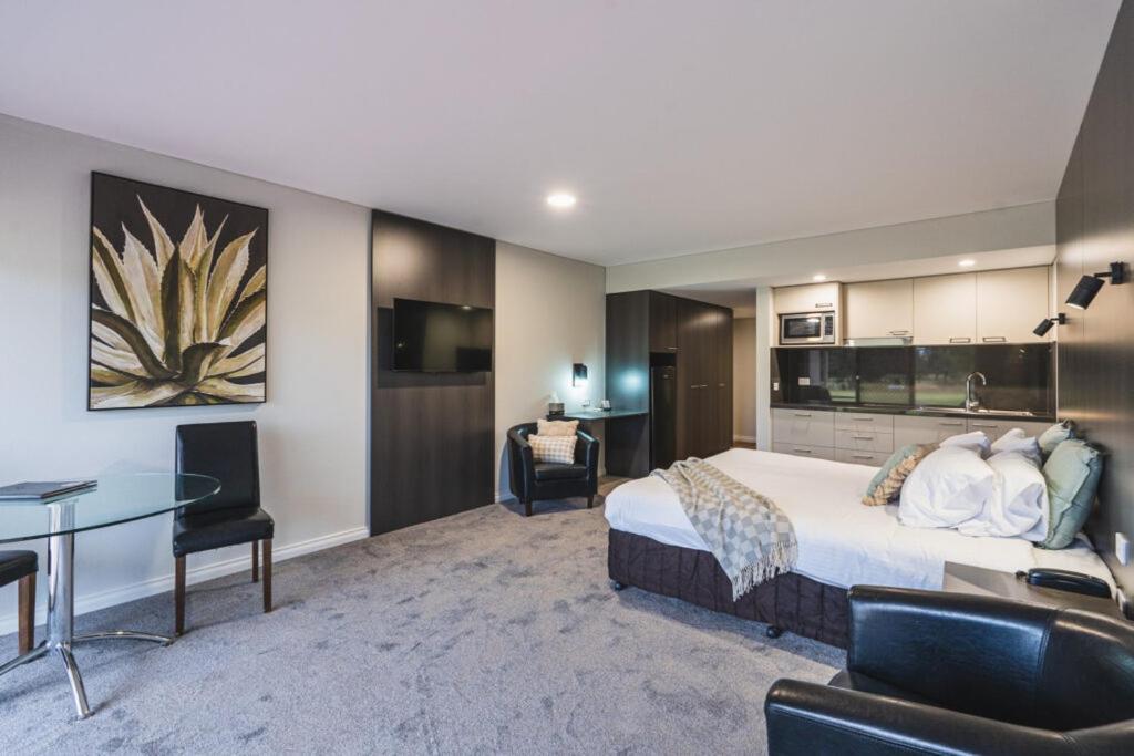 亚勒旺加穆瓦尔瓦高尔夫俱乐部酒店 外观 照片 Studio apartment